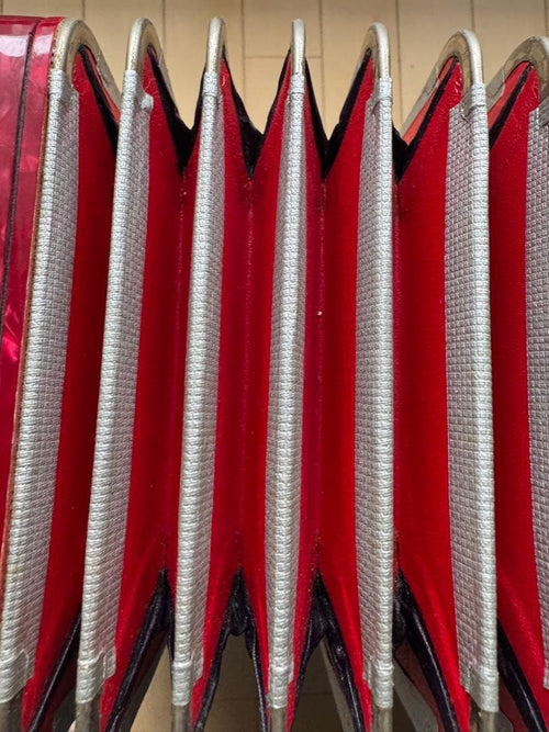 Yamaha Accordions 32 21 8905