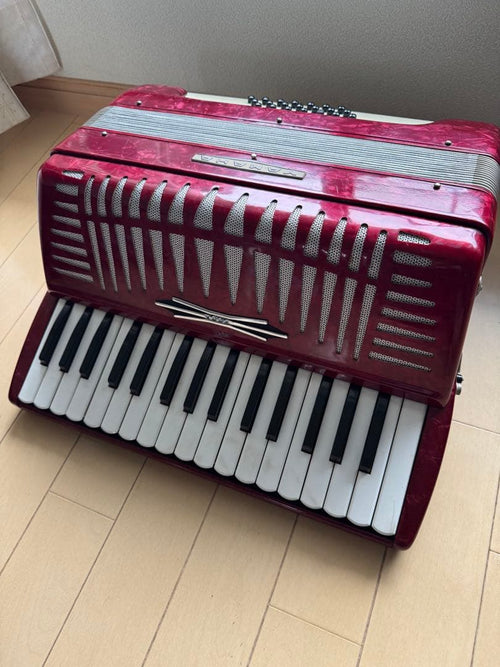 Yamaha Accordions 8905 32 21