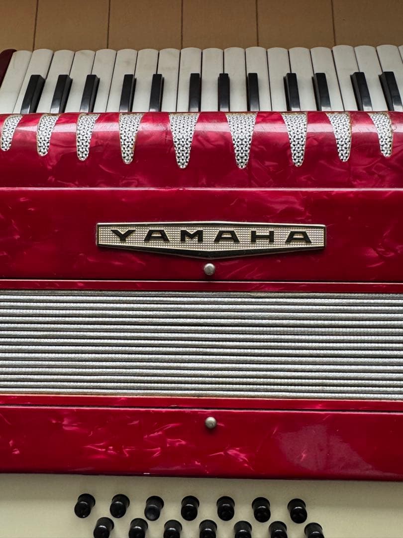 Yamaha Accordions 8905 32 21