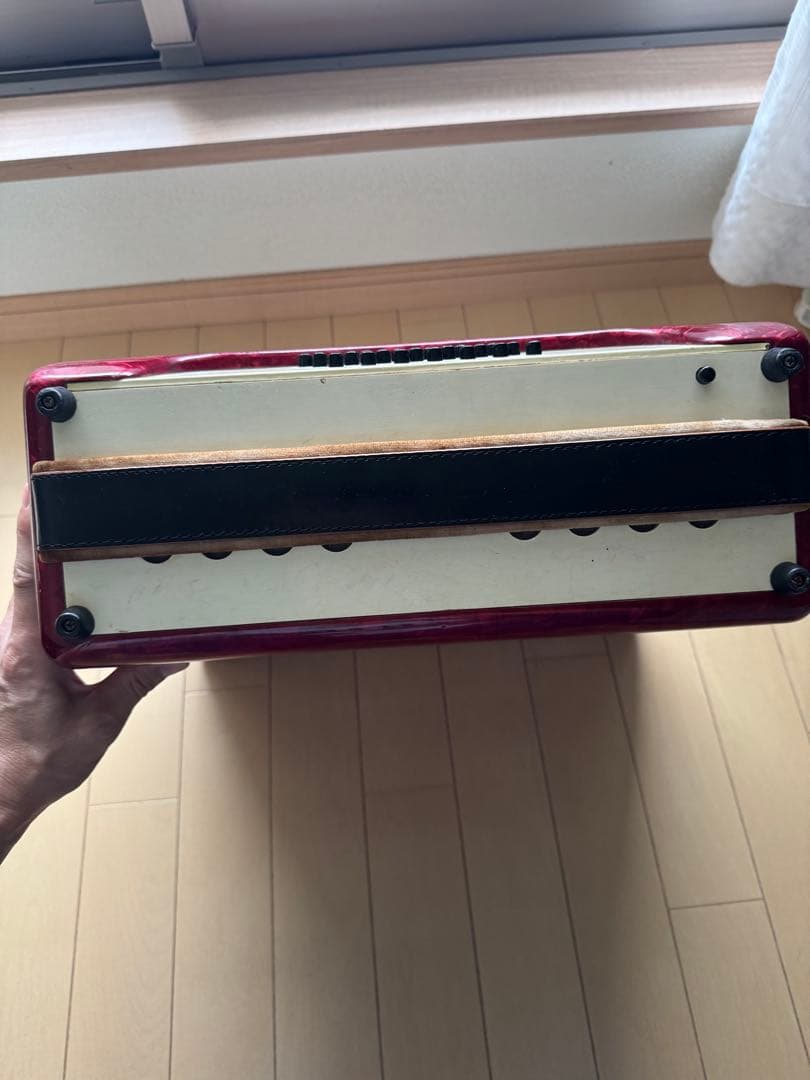 Yamaha Accordions 32 21 8905