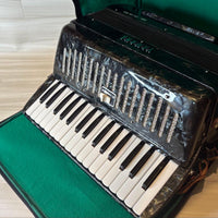 Yamaha Accordions B-32B