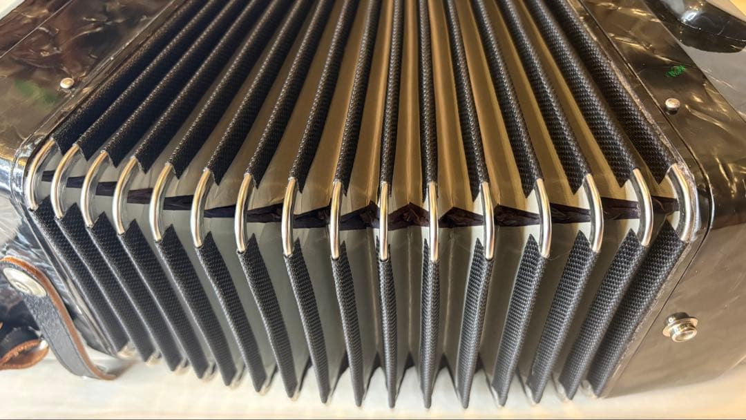 Yamaha Accordions B-32B