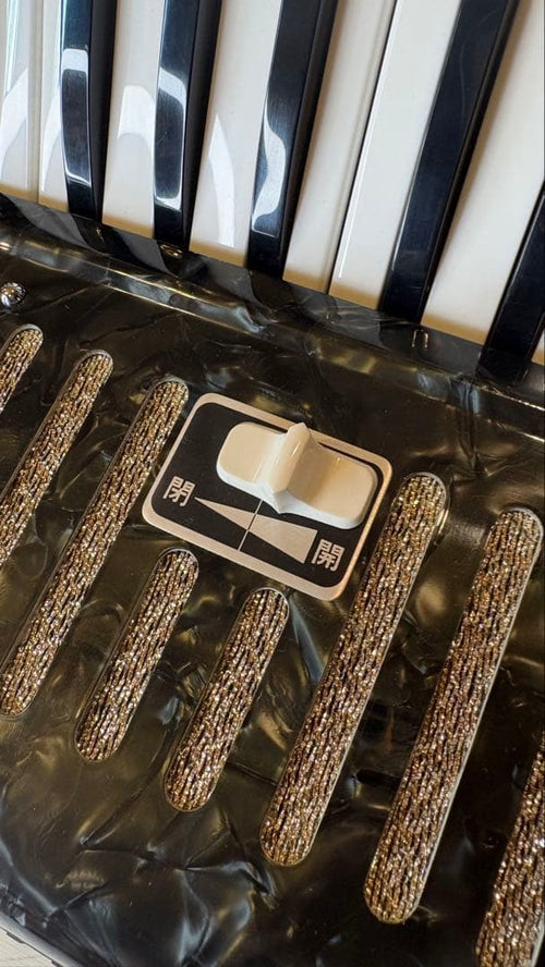 Yamaha Accordions B-32B