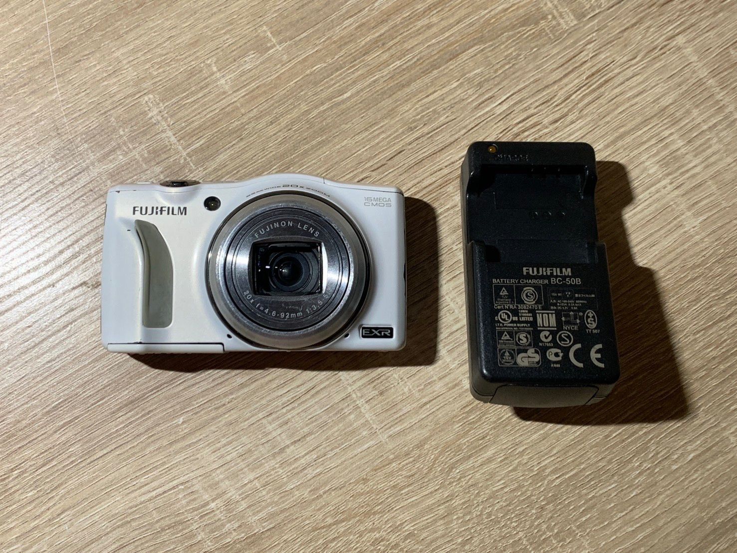 Compact Digital Camera 1881 Fujifilm Finepix F800Exr