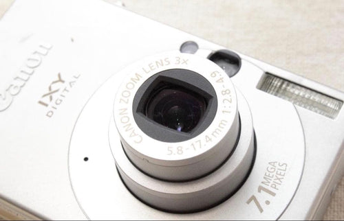 Canon Compact Digital Camera Ixy 10