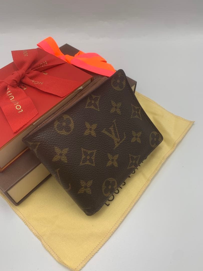 Louis Vuitton Bi-Fold Wallet