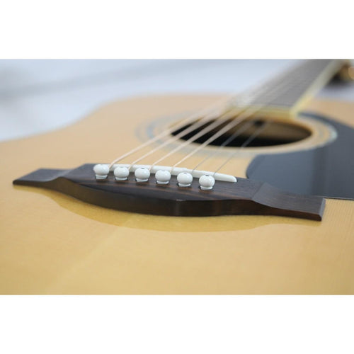 Yamaha Acoustic Guitar