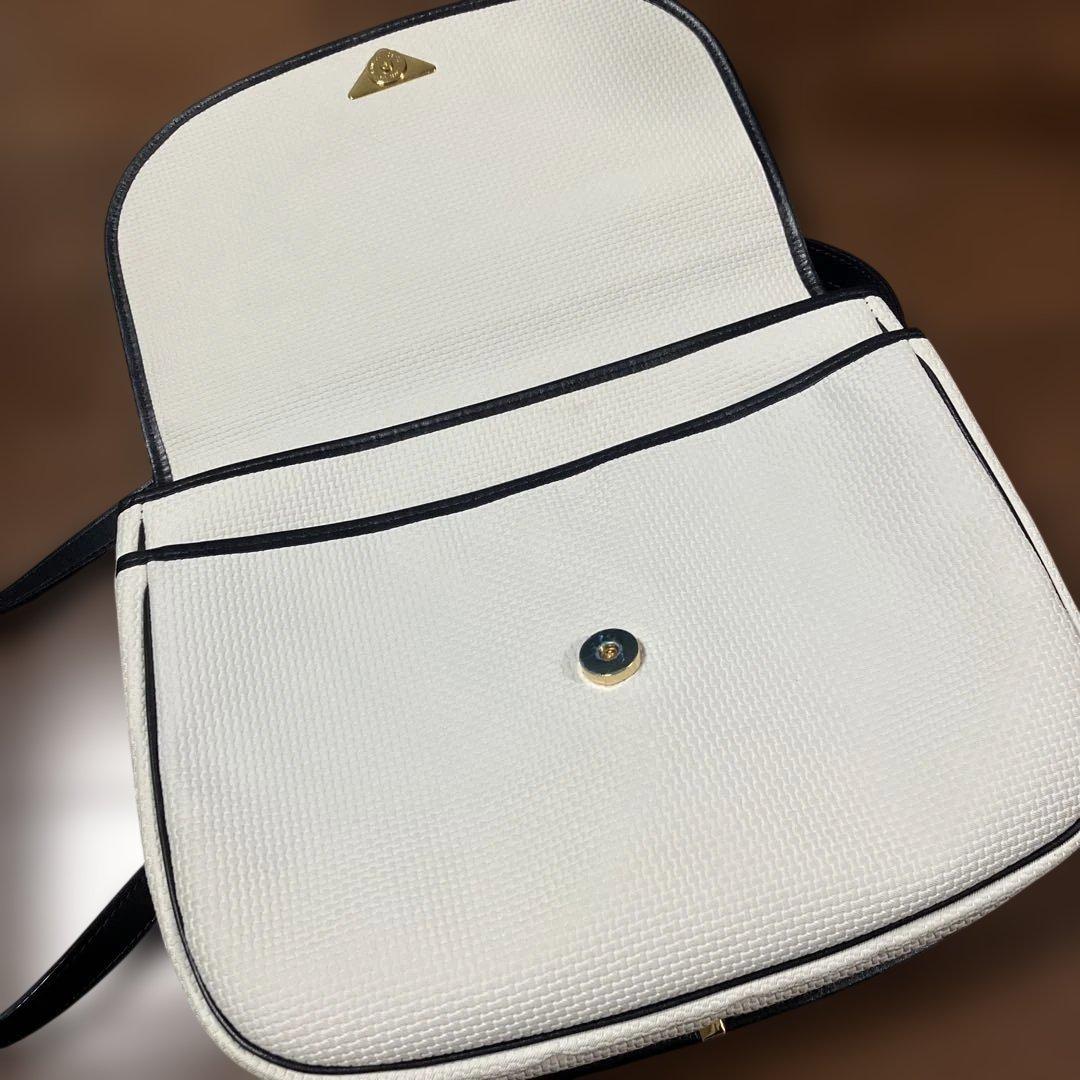 Yves Saint Laurent Shoulder Bags Ysl