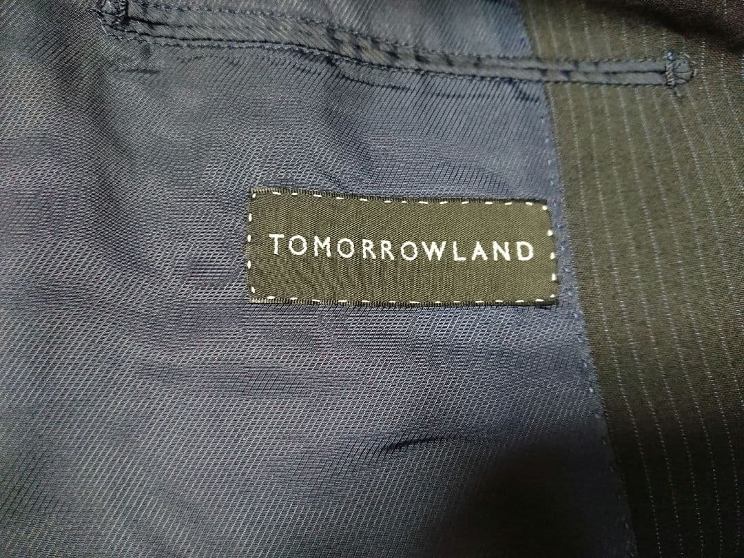 Tomorrowland Business Suits
