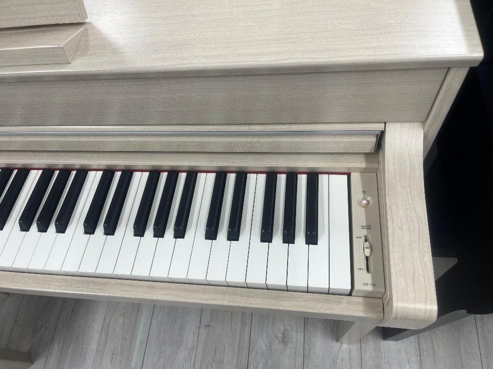 Yamaha Keyboards Digital Pianos 89432 Clp745Wa 20