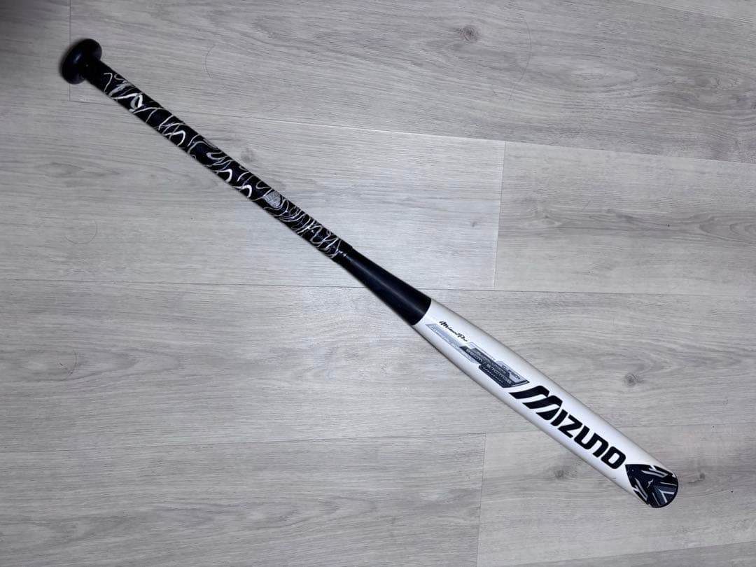 Mizuno Pro Bats 12