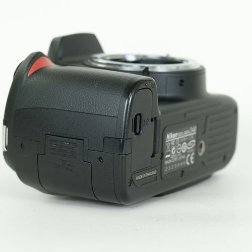 Nikon Digital Slr 16,550 D40 F