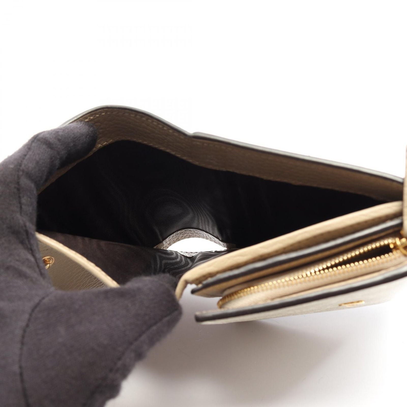 Gucci Bi-Fold Wallet Gg 598587 G Used A