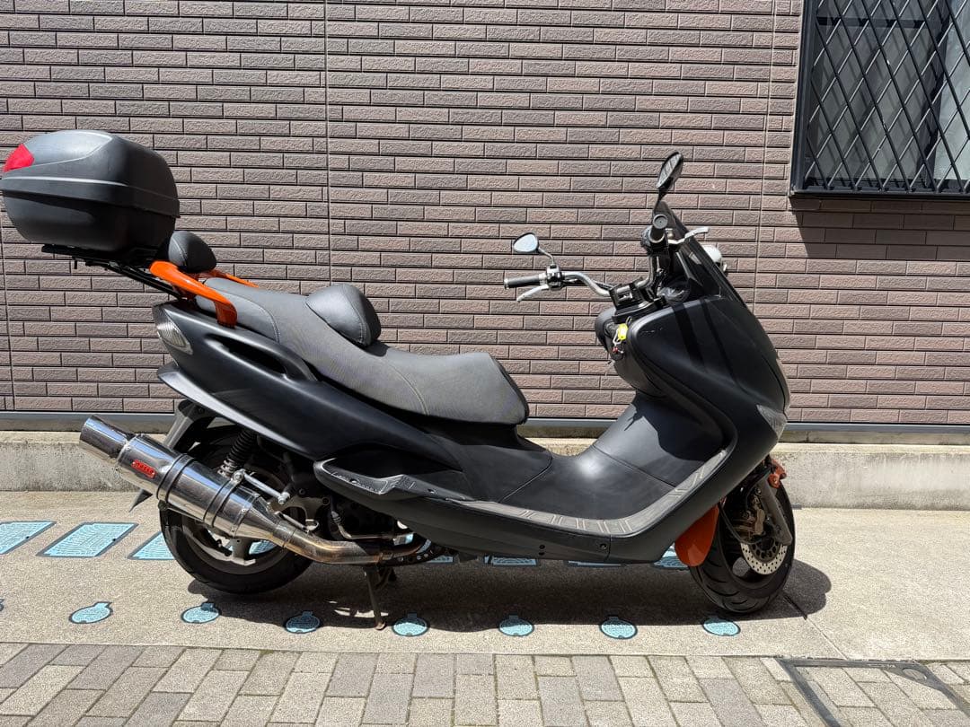 Majesty Motorcycle Body 125 1