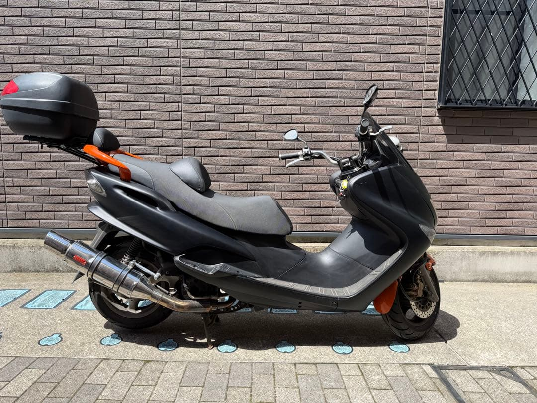Majesty Motorcycle Body 125 1