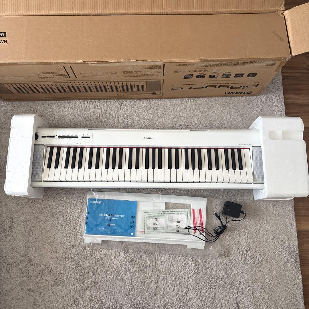 Keyboards Digital Pianos Yamaha Piaggero Np-12Wh