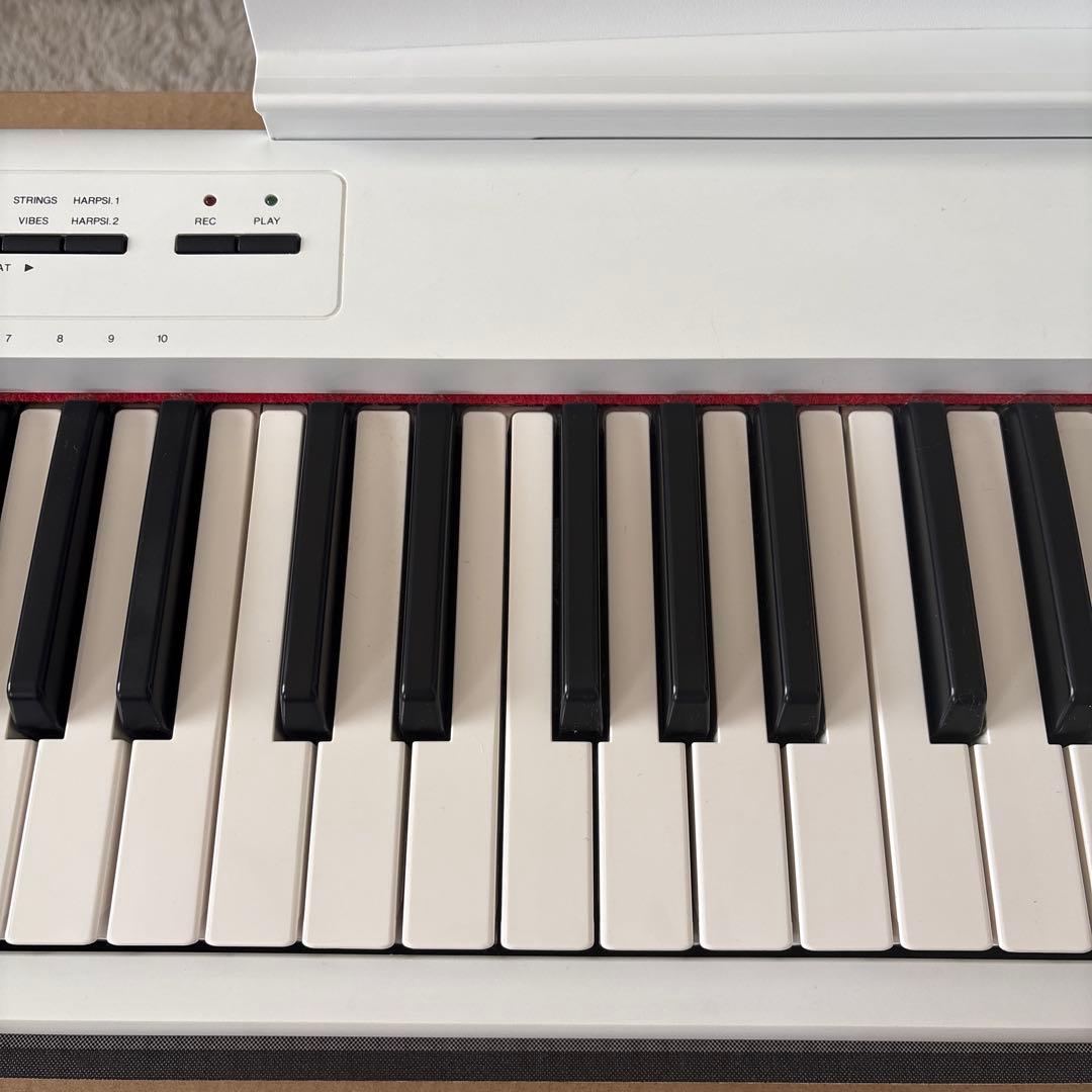 Keyboards Digital Pianos Yamaha Piaggero Np-12Wh