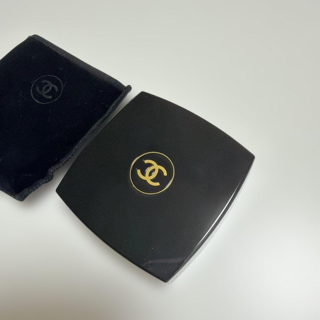 Chanel Eyeshadow Palettes 318