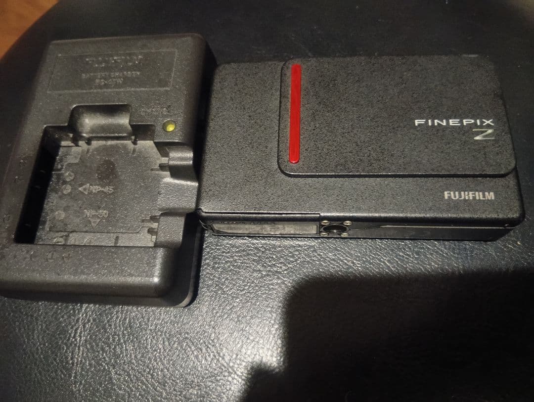 Compact Digital Cameras 300