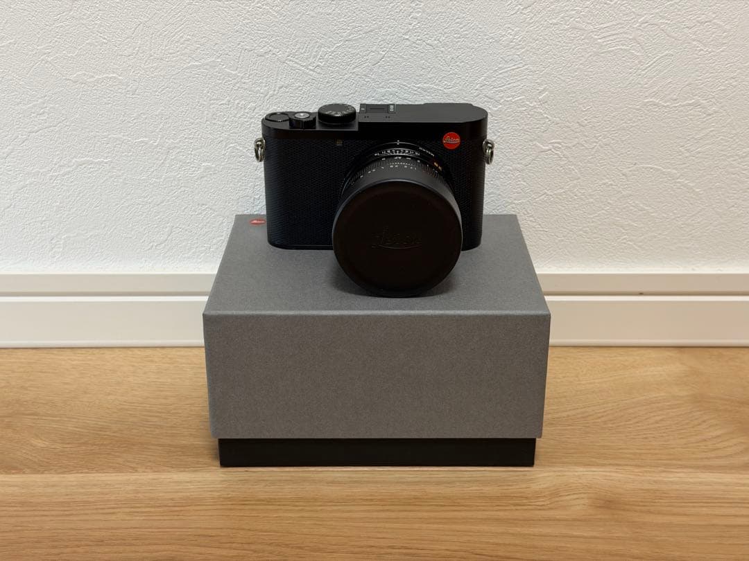 Leica Compact Digital Cameras Q3