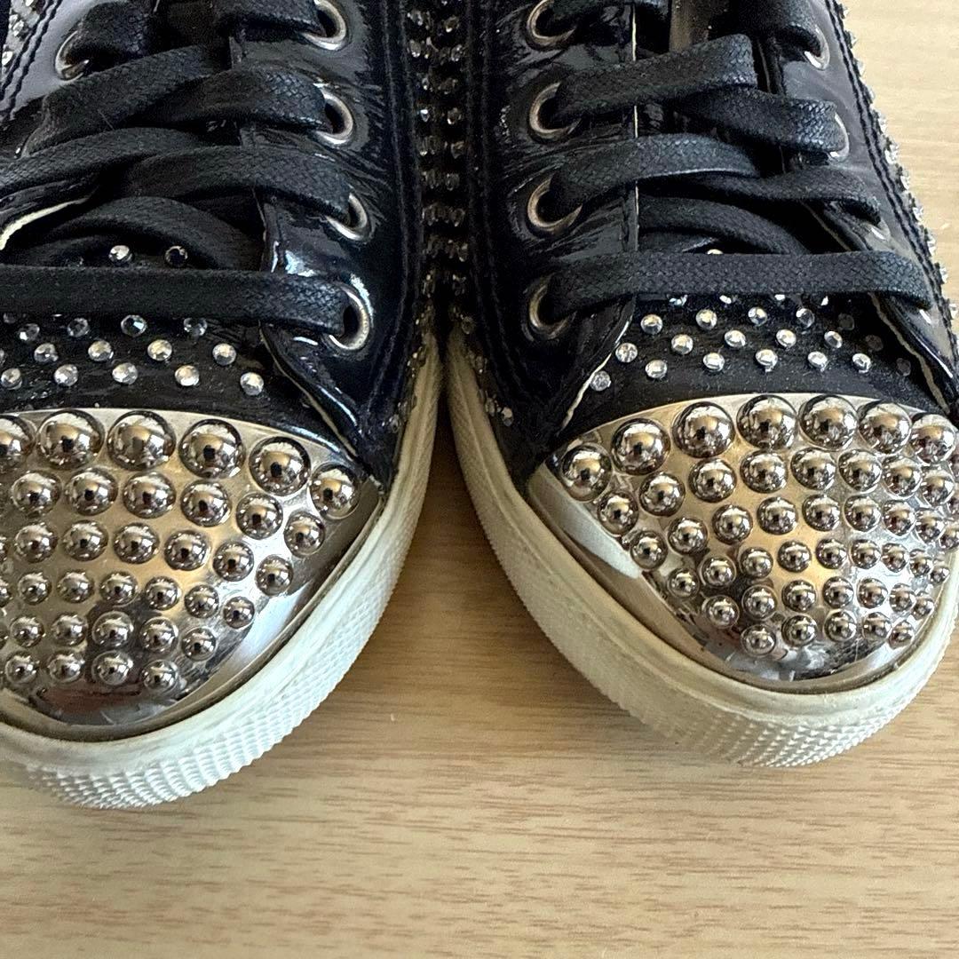 Miu Sneakers
