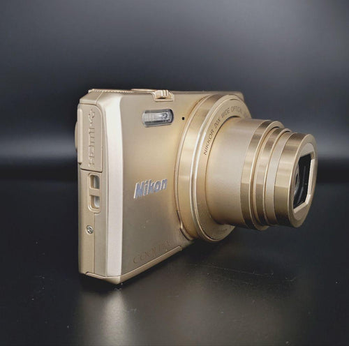 Compact Digital Cameras Nikon Coolpix S7000