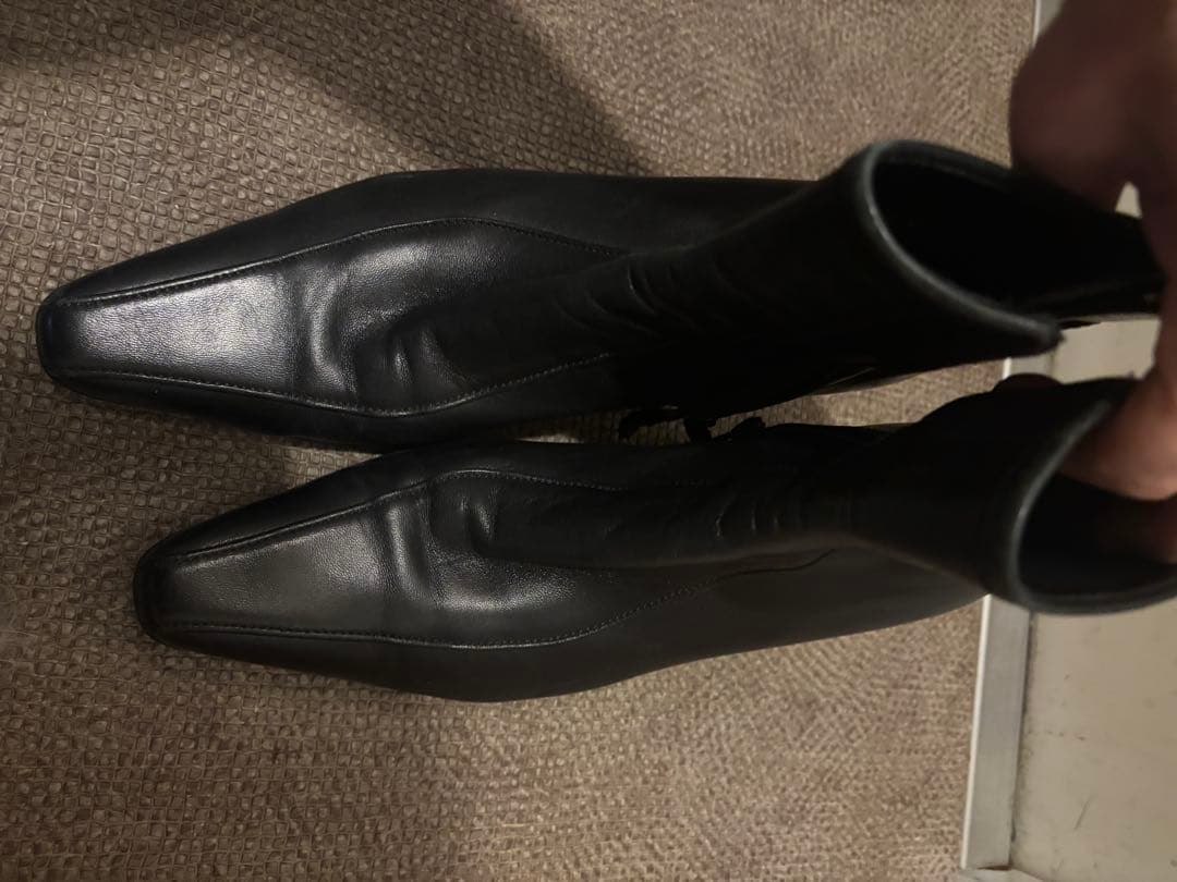 Others Prada 35 1/2