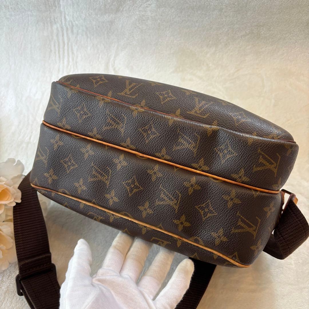 Louis Vuitton Shoulder Bags Gm