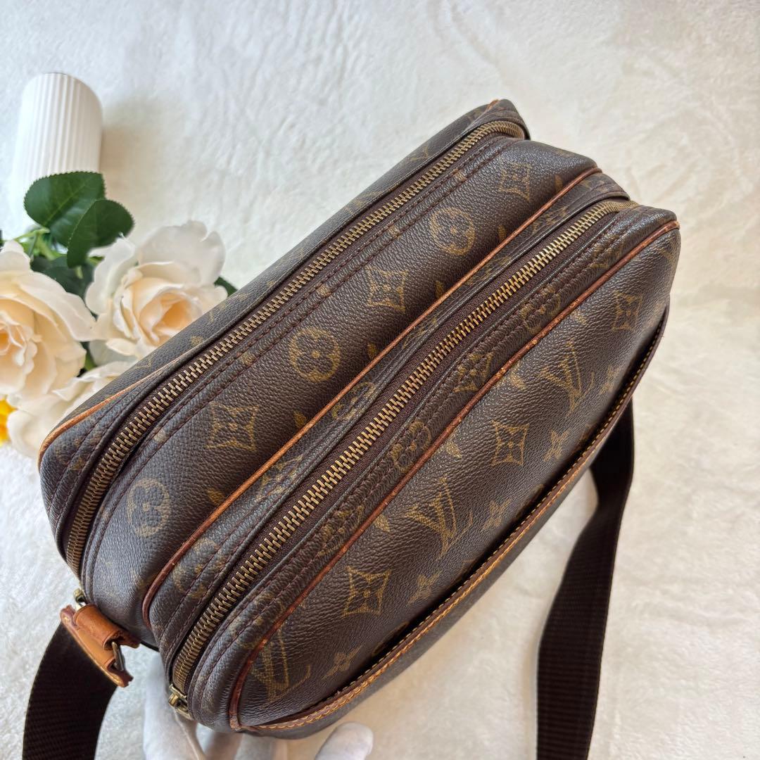 Louis Vuitton Shoulder Bags Gm