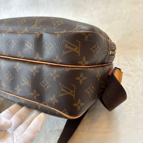 Louis Vuitton Shoulder Bags Gm