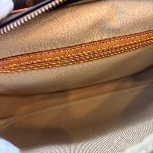 Louis Vuitton Shoulder Bags Gm