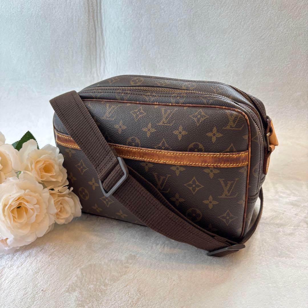 Louis Vuitton Shoulder Bags Gm