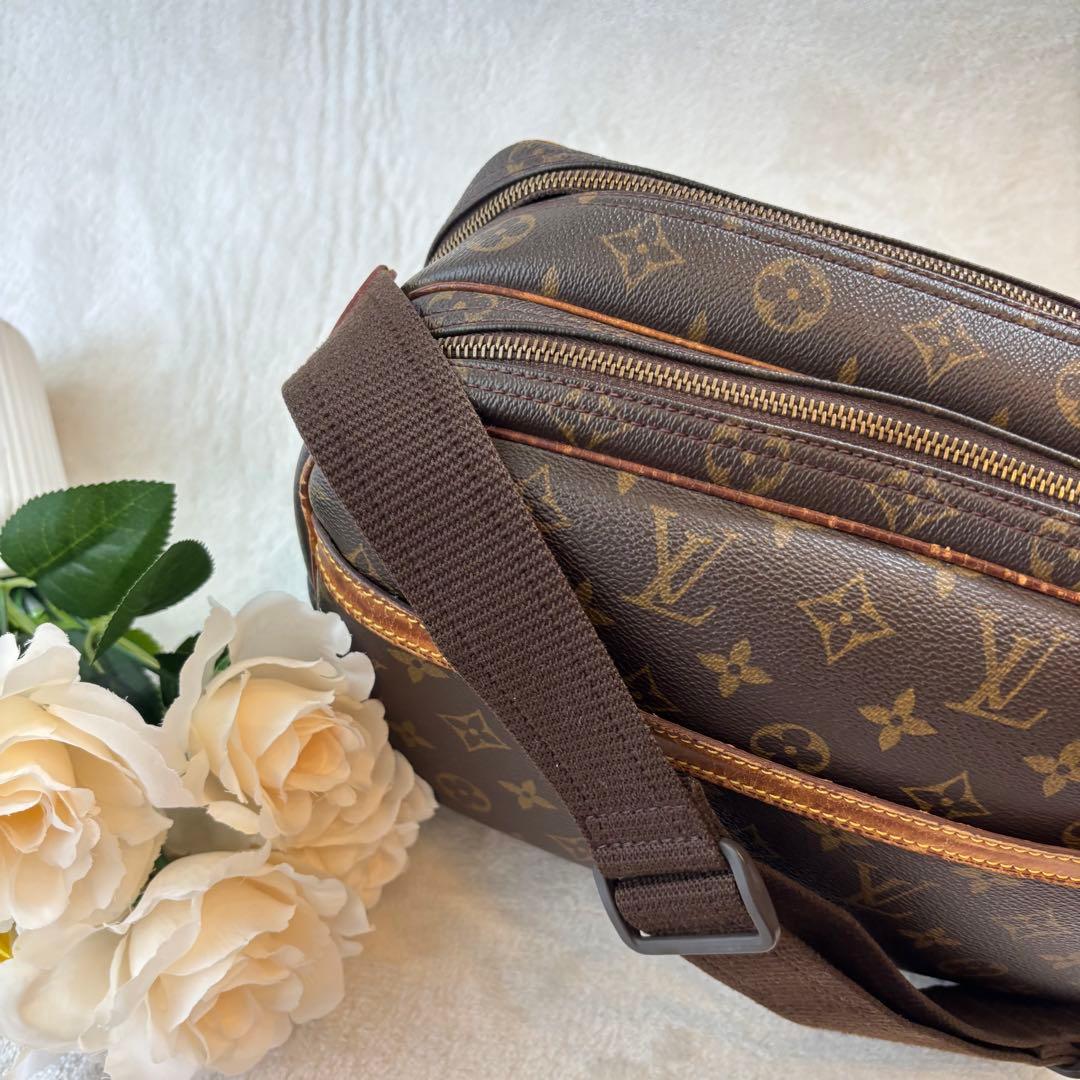 Louis Vuitton Shoulder Bags Gm