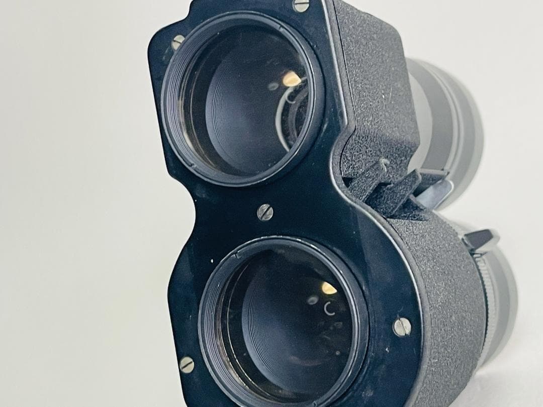 Mamiya Twin-Lens Reflex Cameras C220 Sekor F6.3