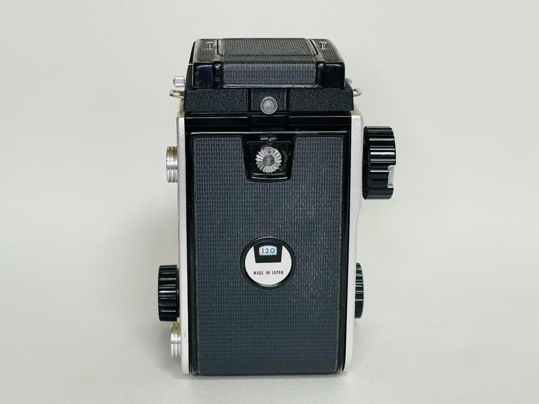 Mamiya Twin-Lens Reflex Cameras C220 Sekor F6.3