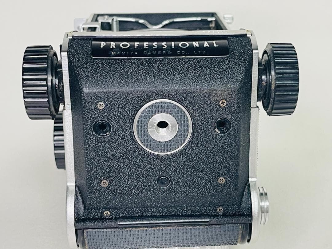 Mamiya Twin-Lens Reflex Cameras C220 Sekor F6.3