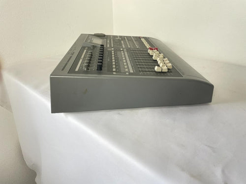 Multi -Track Recorder Roland Vs-880Ex