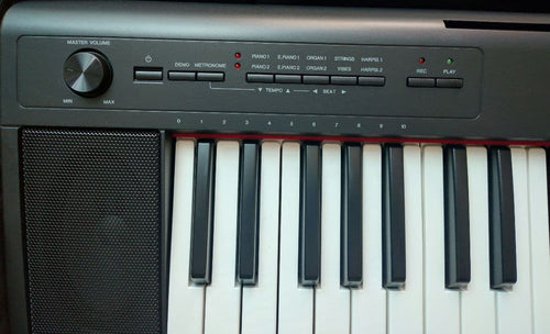 Yamaha Keyboards Digital Pianos Np-12B Piaggero