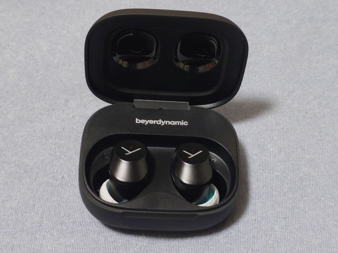 Beyerdynamic Wireless Earphones Amiron 300