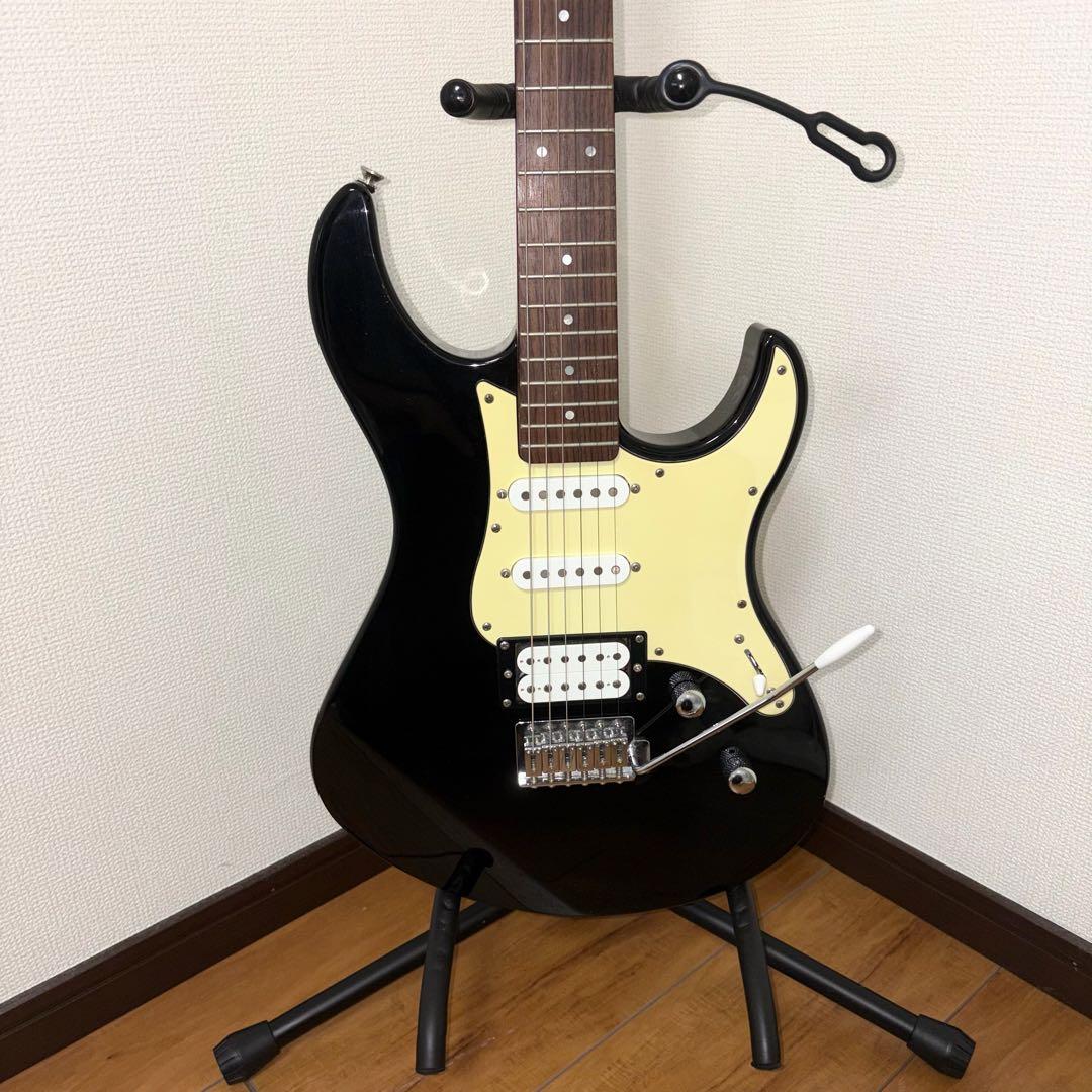 Yamaha Electric Guitars Pacifica 112V
