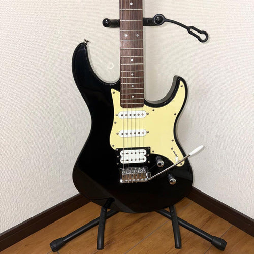Yamaha Electric Guitars Pacifica 112V