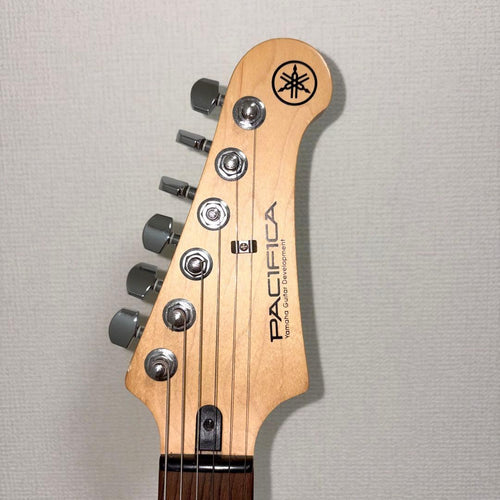 Yamaha Electric Guitars Pacifica 112V