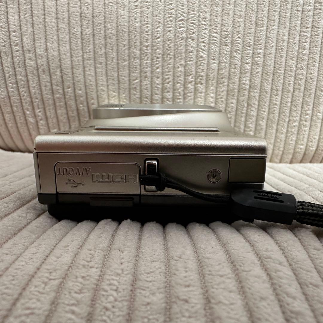 Nikon Compact Digital Cameras Coolpix S8200