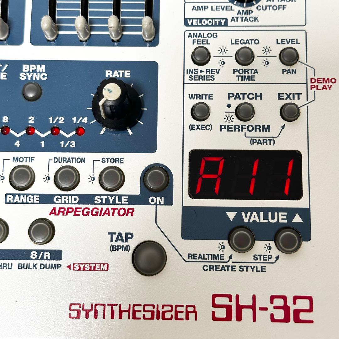 Roland Analog Synthesizers Sh-32