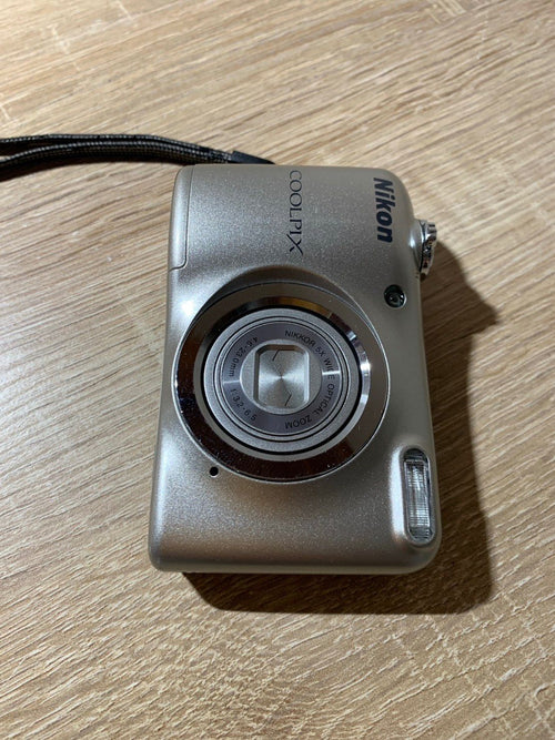 Compact Digital Camera 0999 Nikon Coolpix A10
