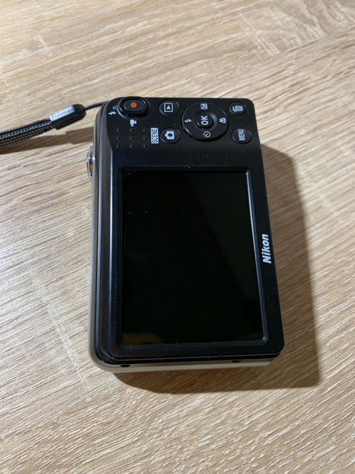 Compact Digital Camera 0999 Nikon Coolpix A10