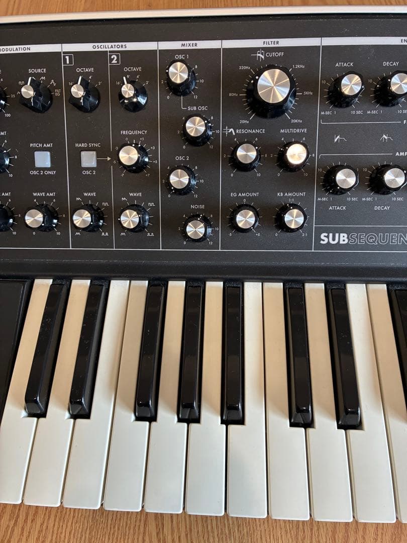 Moog Analog Synthesizer Subsequent 25