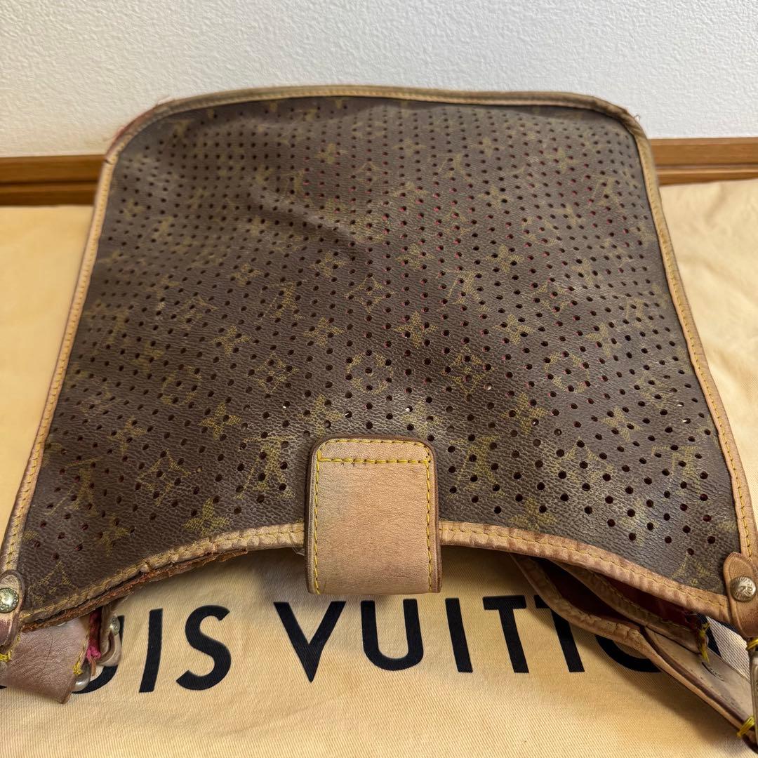 Louis Vuitton Shoulder Bag R*E