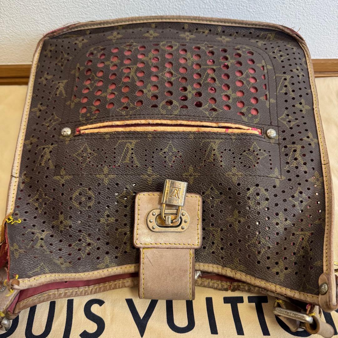 Louis Vuitton Shoulder Bag R*E