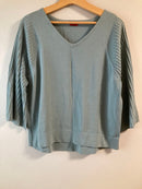 Des Pres Half-Sleeve Three-Quarter-Sleeve V